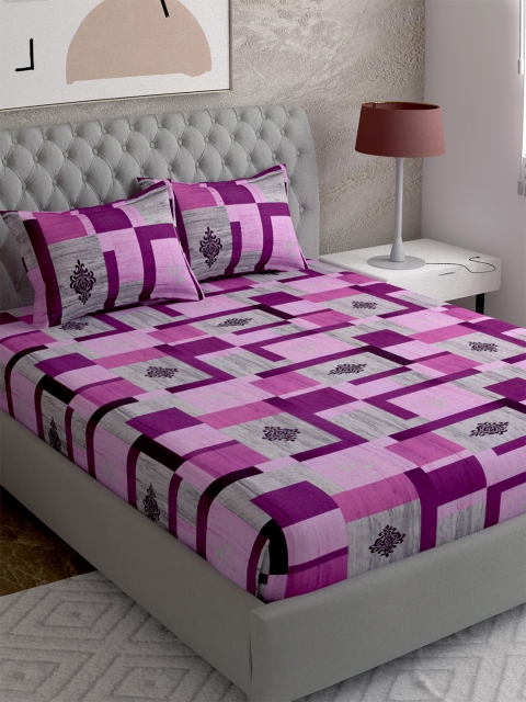 

EverHOME Magenta & Black Geometric 144 TC Super King Bedsheet with 2 Pillow Covers