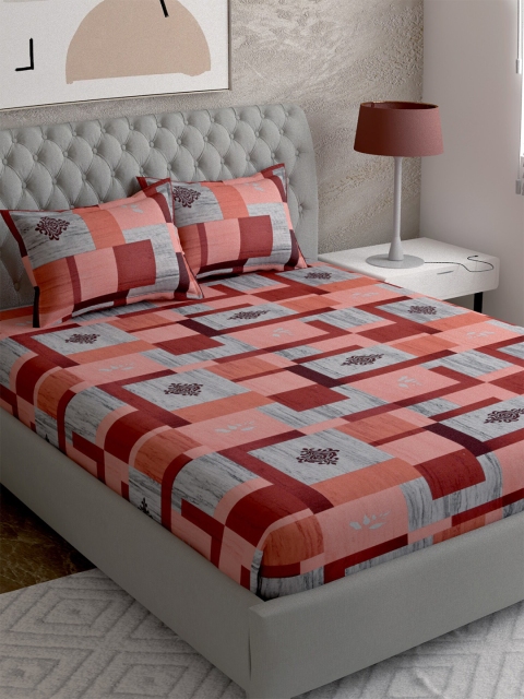 

EverHOME Peach-Coloured & Maroon Geometric 144 TC Super King Bedsheet with 2 Pillow Covers