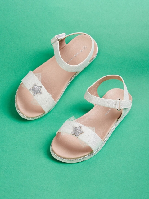 

Fame Forever by Lifestyle Girls White Open Toe Flats with Bows