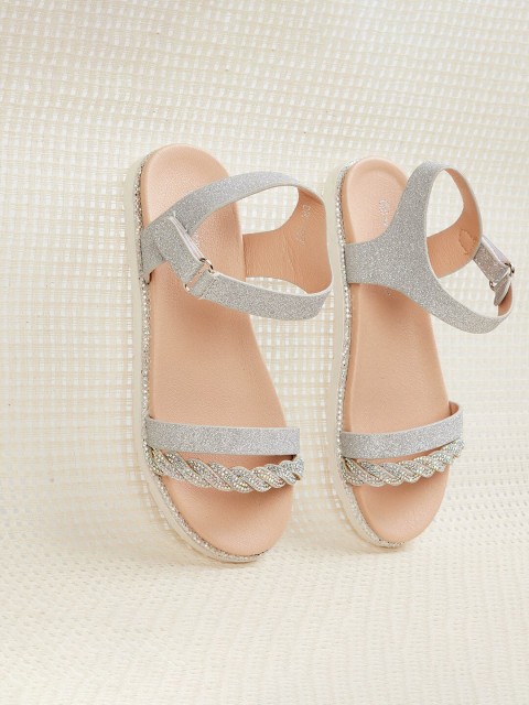 

Fame Forever by Lifestyle Girls Silver-Toned Open Toe Flats