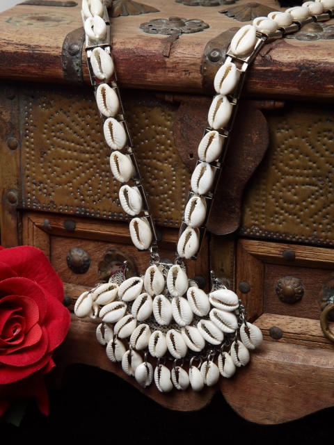 

Moedbuille Silver-Toned & Off White Cowri Shells Silver-Plated Tribal Oxidised Necklace