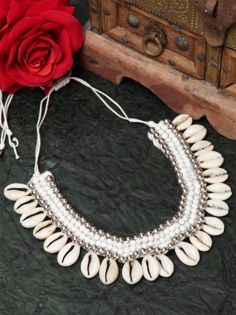

Moedbuille Women Off White Cowri Shells Studded Tribal Necklace