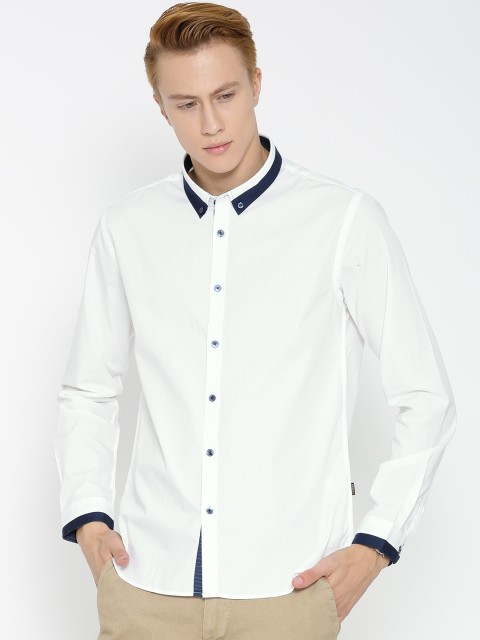 

Flying Machine Men White Slim Fit Checked Casual Shirt