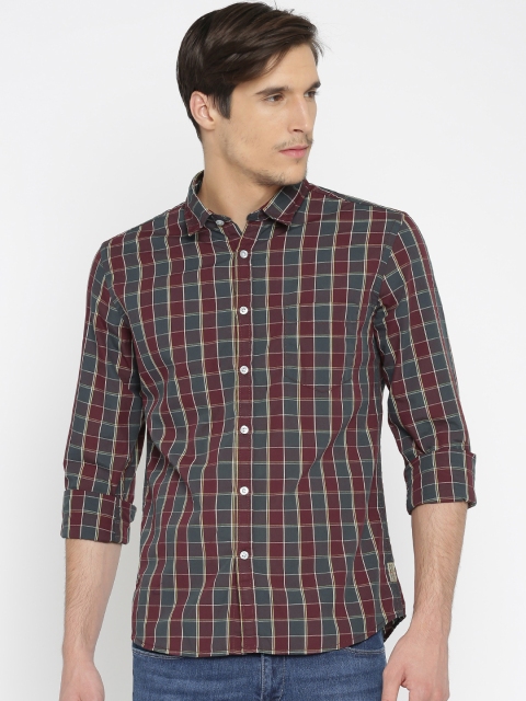 

Flying Machine Men Maroon & Grey Checked Casual Shirt