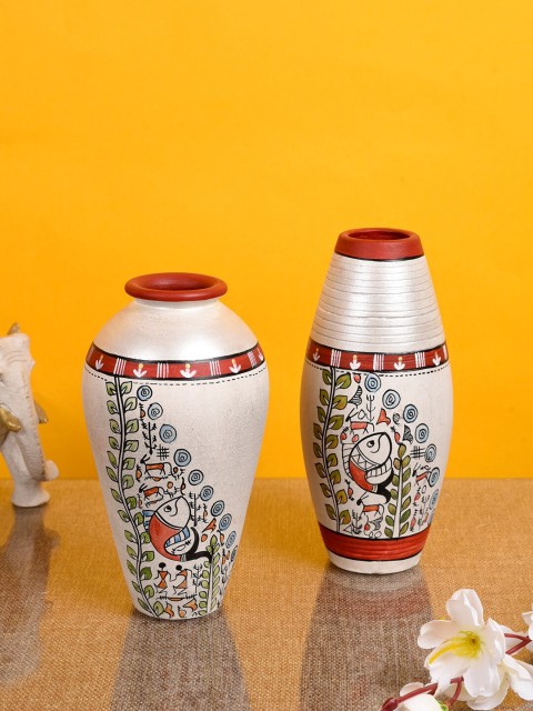 

AAKRITI ART CREATIONS Set of 2 Earthen Silver Madhubani Vase