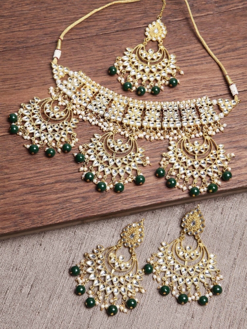 

KARATCART Gold-Plated White Kundan-Studded &Beaded Handcrafted Jewellery Set