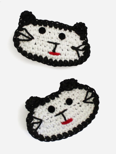 

Woonie Girls White & Black Handmade Set of 2 Tic Tac Hair Clip