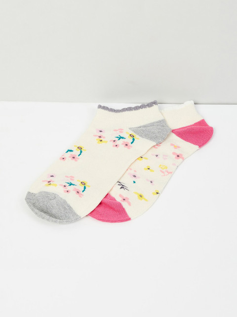 

max Girls Pack of 2 Assorted Ankle-Length Socks, Cream