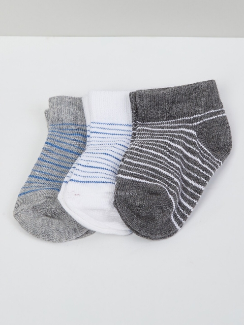 

max Boys Pack Of 3 Assorted Ankle-Length Socks