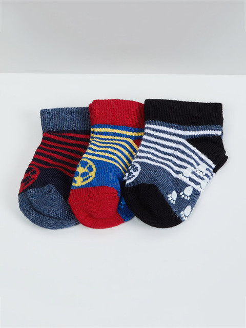 

max Boys Pack of 3 Assorted Ankle Length Socks