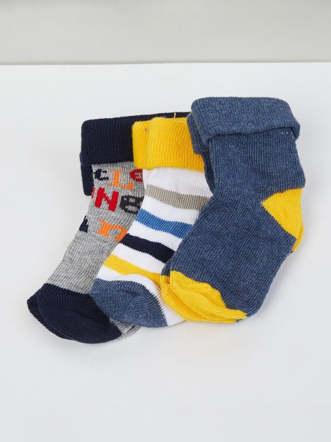 

max Boys Pack of 3 Assorted Above Ankle Length Socks