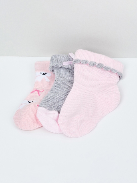 

max Girls Pack of 3 Assorted Ankle Length Socks