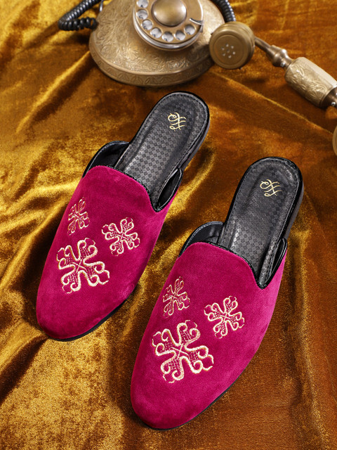 

House of Pataudi Men Maroon & Gold-Toned Handcrafted Embroidered Mules