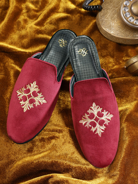 

House of Pataudi Men Maroon Handcrafted Embroidered Mules