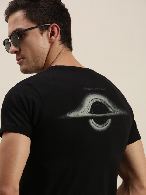 

Difference of Opinion Men Black & Off-White Graphic Print Cotton T-shirt