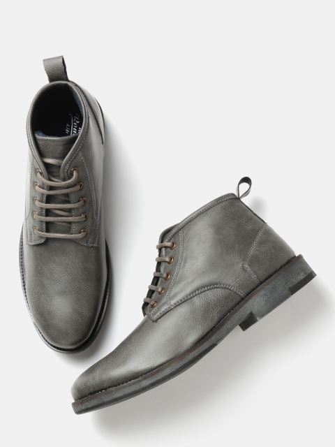 

Roadster Men Grey Solid Mid-Top Chukka Boots