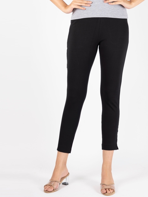 

TSG Bliss Women Black Solid Three-Fourth-Length Leggings