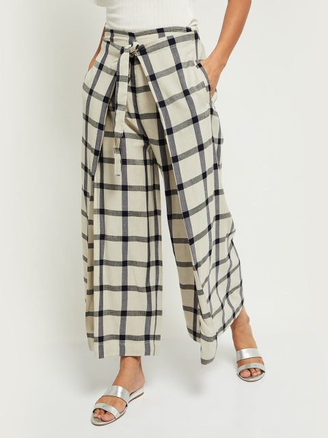 

max Women Cream-Coloured & Black Checked Palazzos