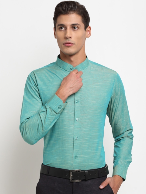 

FINNOY Men Green Slim Fit Opaque Casual Shirt