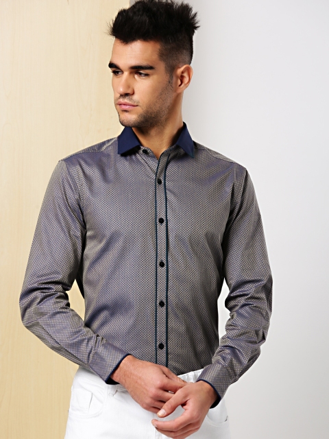 

INVICTUS Men Grey Slim Fit Self-Design Smart Casual Shirt