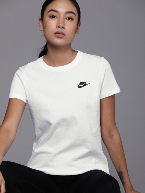 

Nike Women White Sportswear Club T-Shirt