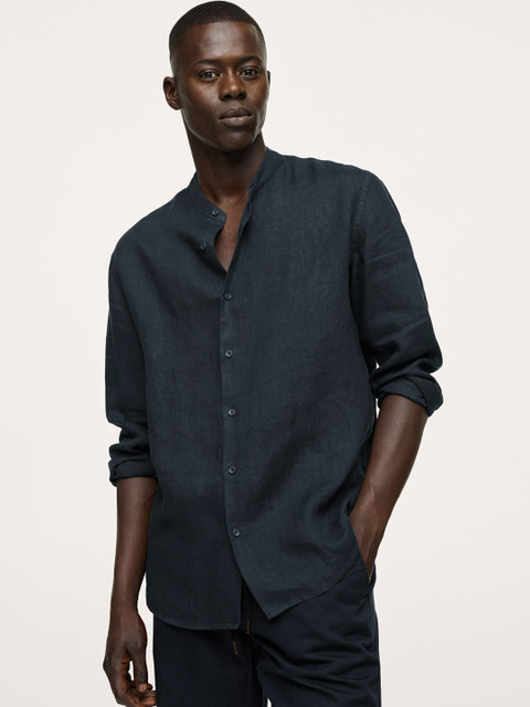 

MANGO MAN Men Navy Blue Linen Solid Casual Shirt
