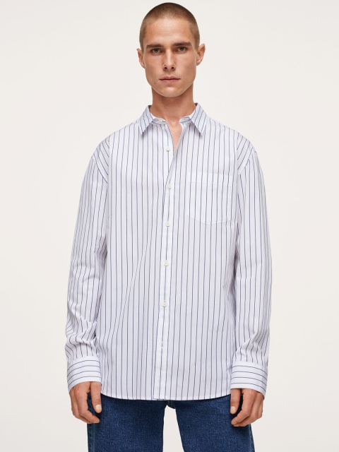 

MANGO MAN Men White & Navy Blue Pure Cotton Striped Relaxed Fit Casual Shirt