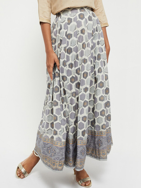 

max Women Off-White & Grey Printed Flared Maxi Skirt