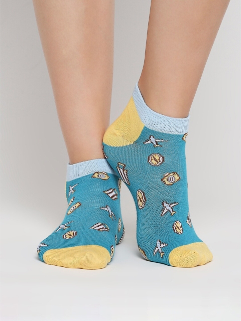 

Bewakoof Women Blue & Yellow Ankle Length Patterned Socks