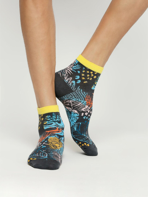 

Bewakoof Men Multicoloured Ankle Length Patterned Socks, Multi