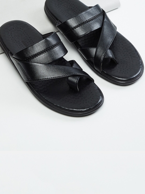 

max Men Black Solid Comfort Sandals