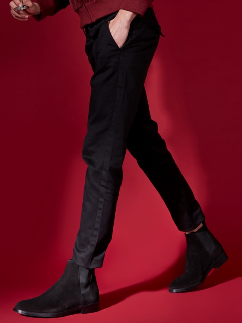 

Saint G Men Black Solid Mid-Top Chelsea Boots