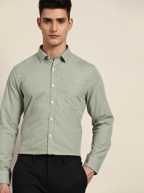 

INVICTUS Men Olive Green & White Slim Fit Checked Formal Shirt