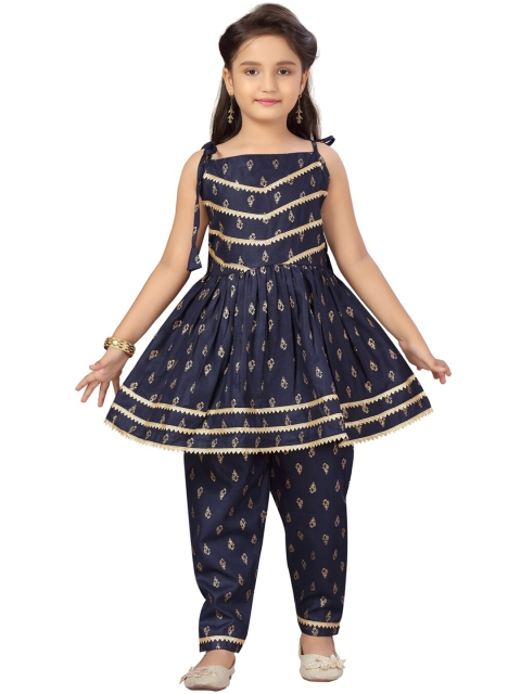 

Aarika Girls Navy Blue & Beige Printed Pure Cotton Kurta & Trousers