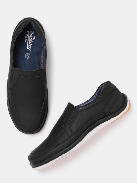 

Roadster Men Black Solid Loafers