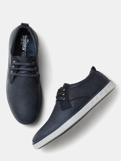 

Roadster Men Navy Blue Solid Sneakers