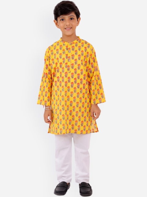 

YK Boys Yellow & White Floral Printed Regular Pure Cotton Kurta with Pyjamas