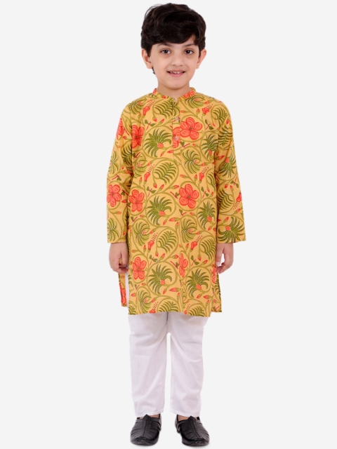 

YK Boys Yellow & White Floral Printed Regular Pure Cotton Kurta with Pyjamas