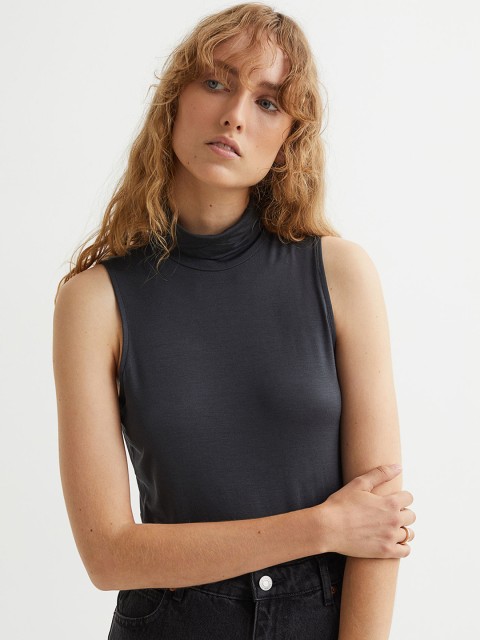 

H&M Women Grey Solid Sleeveless Polo-neck Top