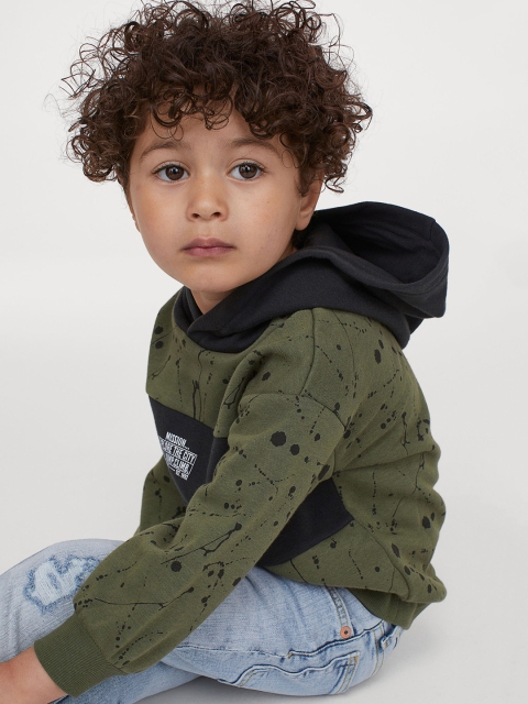 

H&M Boys Green Printed Hoodie