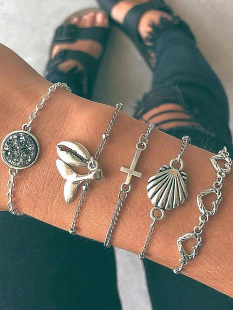 

Bellofox Set Of 5 Women Silver-Toned & Black Charm Bracelet