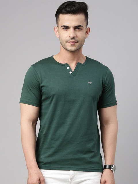 

Bushirt Men Green Pure Cotton Henley Neck Pure Cotton T-shirt