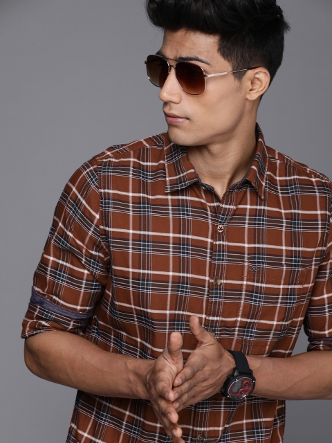 

WROGN Men Rust Brown & Maroon Slim Fit Checked Casual Shirt