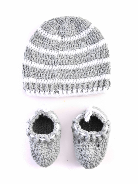 

The Original Knit Unisex Kids Grey & White Beanie With Booties