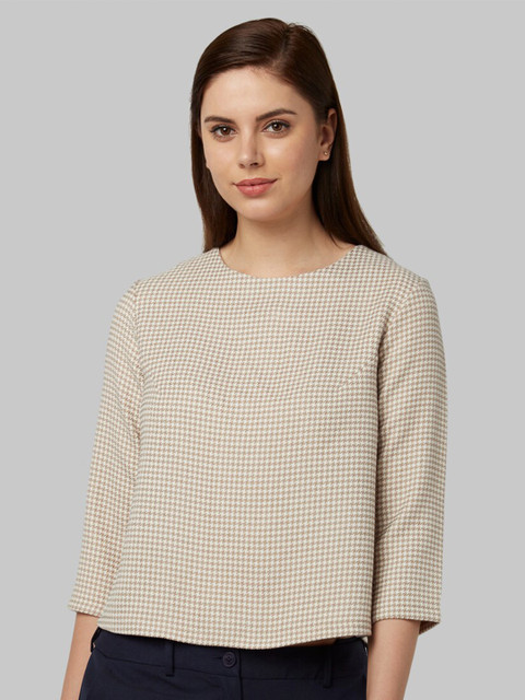 

Park Avenue Woman Beige T-shirt
