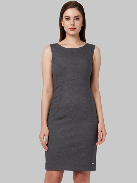 

Park Avenue Woman Grey Sheath Dress