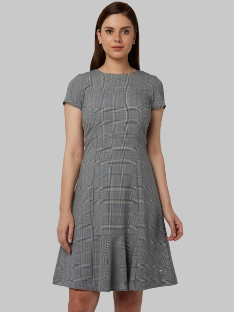 

Park Avenue Woman Grey Checked Dress