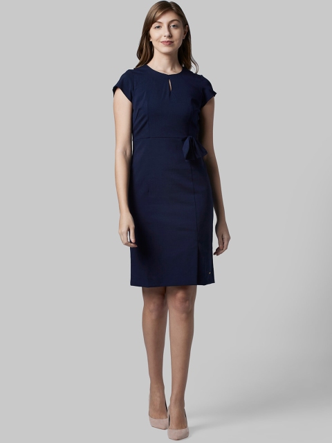 

Park Avenue Woman Blue Keyhole Neck Sheath Dress