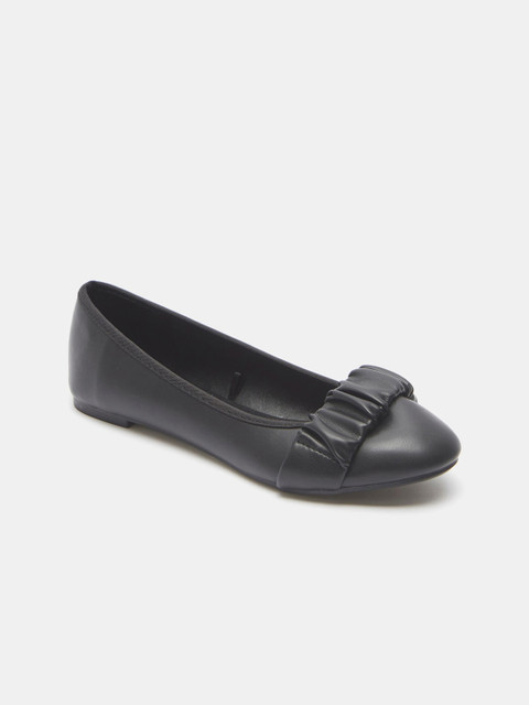 

shoexpress Women Black Ballerinas Flats