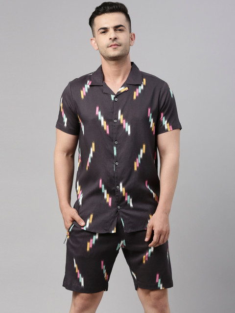 

Bushirt Men Grey & Pink Printed Night suit